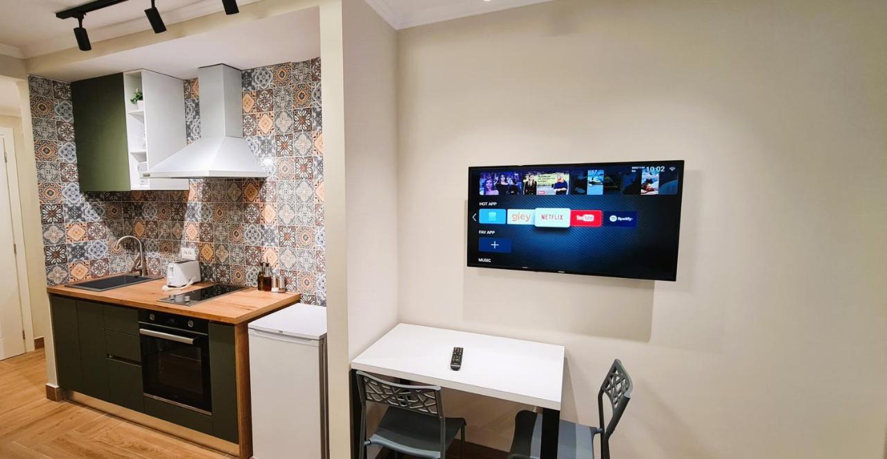 2V1 - Center Apartment 3 Тирана Екстер'єр фото